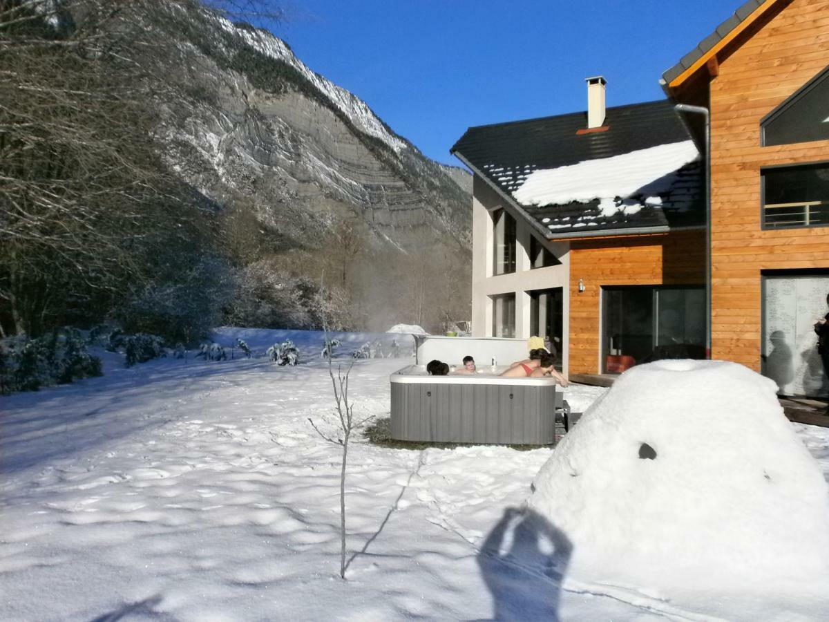 #Lemasdoisans Au Pied De L'Alpe D'Huez Via Bourg D'Oisans L'Etoile Des Glaciers Le Bourg-dʼOisans Exteriér fotografie